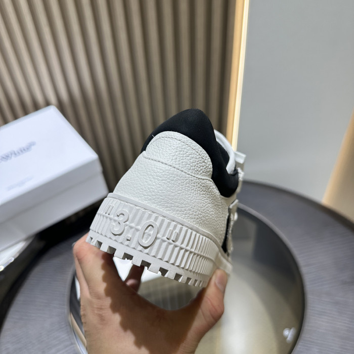 C/O​ SNEAKERS CO-016