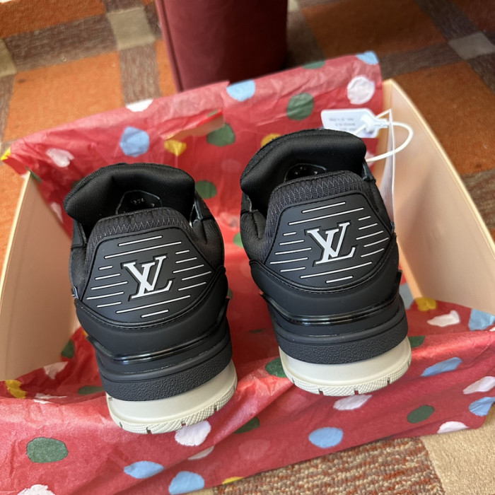 LOU VUIT SNEAKERS LVSRS-0005