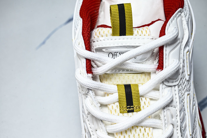 C/O​ SNEAKERS CO-060