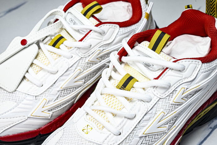 C/O​ SNEAKERS CO-060
