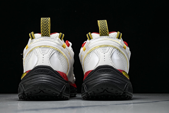 C/O​ SNEAKERS CO-060