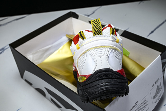 C/O​ SNEAKERS CO-060