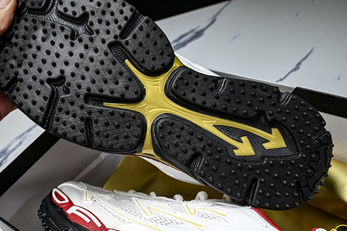 C/O​ SNEAKERS CO-060