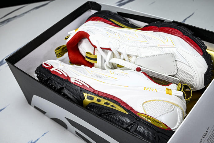 C/O​ SNEAKERS CO-060