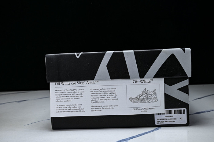 C/O​ SNEAKERS CO-060