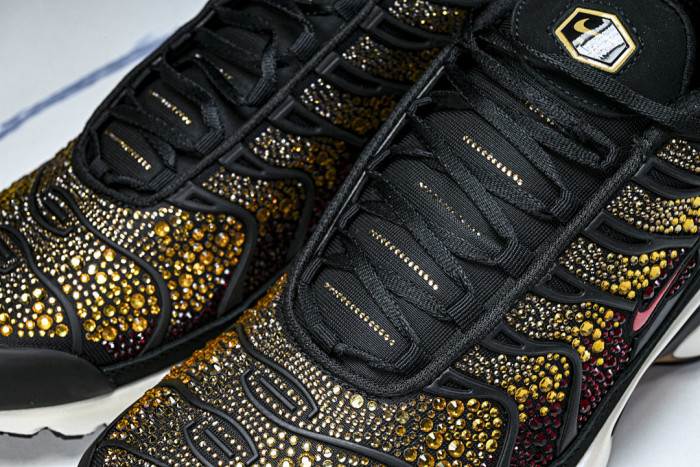 Swarovski x Nike Air Max Plus FZ9042-001