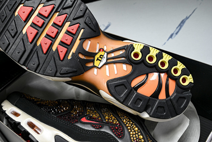 Swarovski x Nike Air Max Plus FZ9042-001