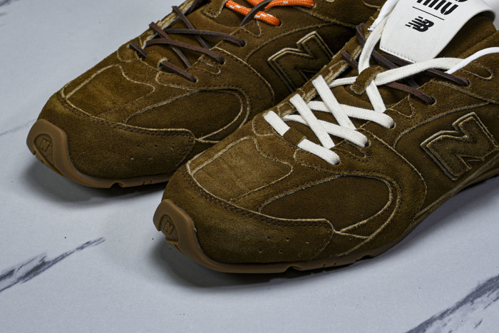 New Balance x MiuMiu 530 MM-003