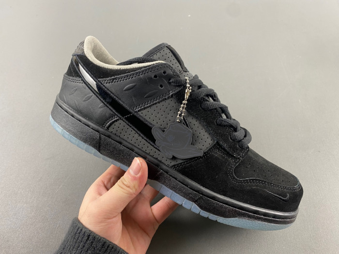Nike Dunk Low “Oregon Black” HV1470-001