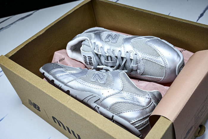 New Balance x MiuMiu 530 MM-008
