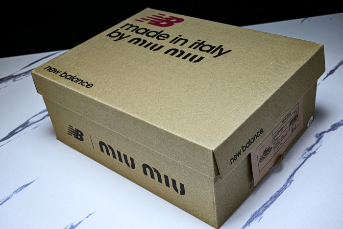 New Balance x MiuMiu 530 MM-008