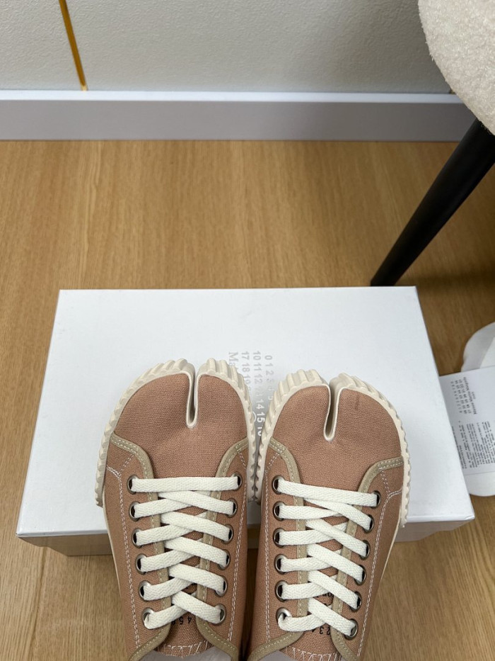 Ma*iso*n Mar*giela MAMA-0154