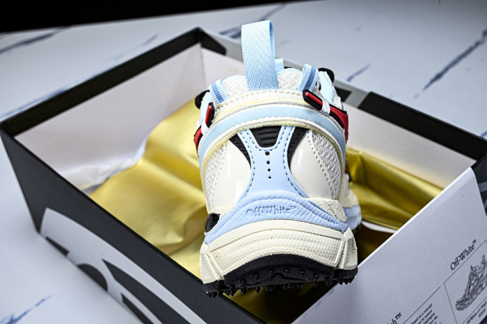 C/O​ SNEAKERS CO-056