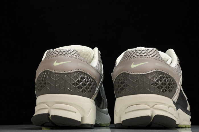 nike air zoom vomero 5 fb8825-001