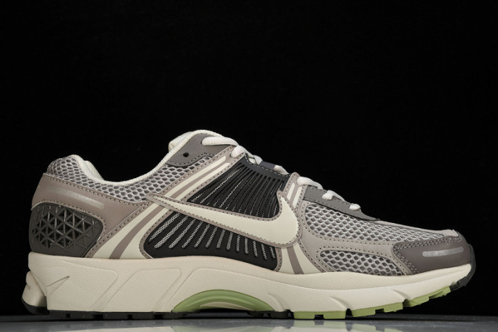 nike air zoom vomero 5 fb8825-001