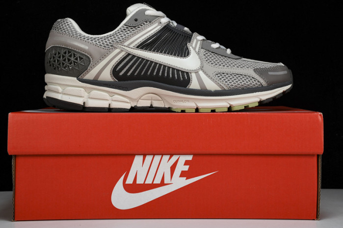 nike air zoom vomero 5 fb8825-001