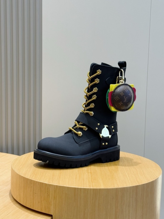 L**V**T* BOOTS LVTBS-052