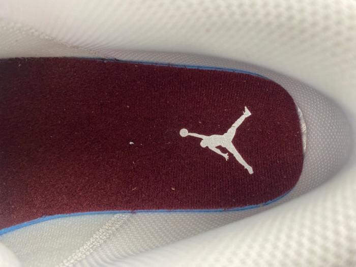 Air Jordan 1 Low IV5325-110