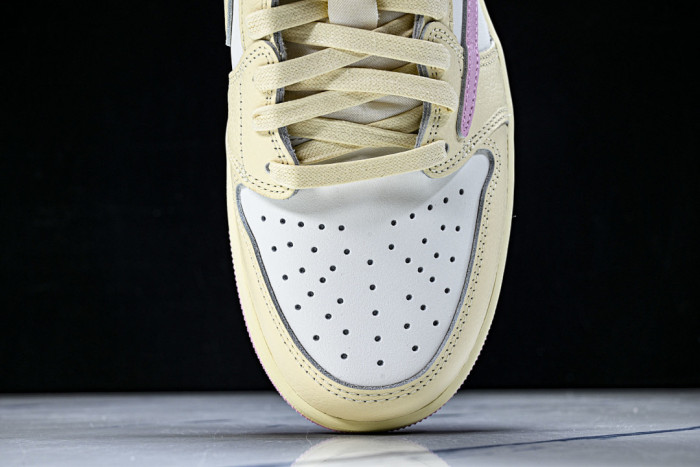 Travis Scott x Air Jordan 1 Low OG IQ7604-100