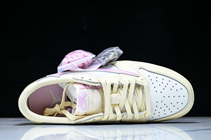 Travis Scott x Air Jordan 1 Low OG IQ7604-100