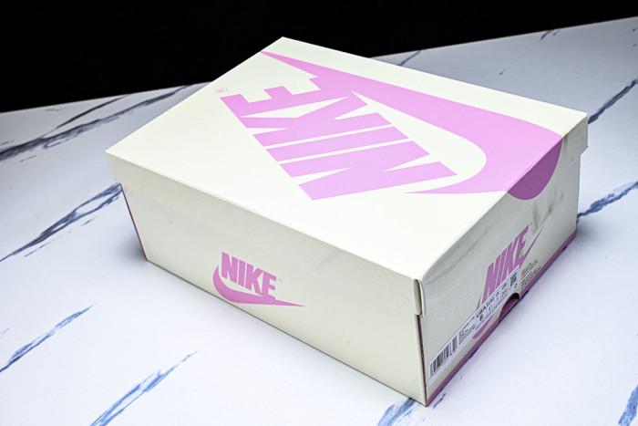 Travis Scott x Air Jordan 1 Low OG IQ7604-100