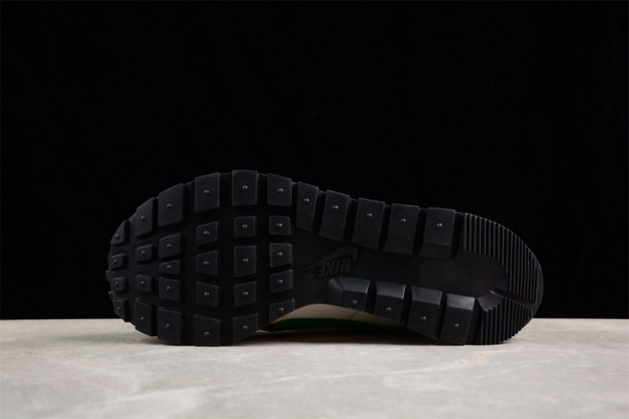 sacai x vaporwaffle dd1875-105