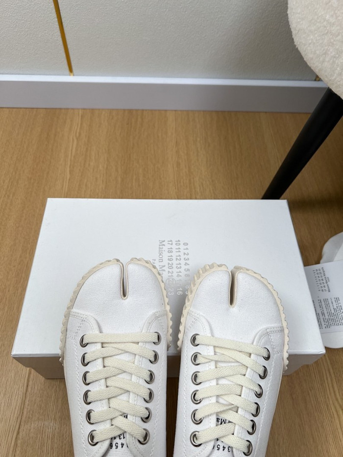 Ma*iso*n Mar*giela MAMA-0155