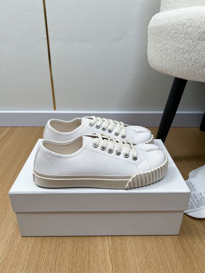 Ma*iso*n Mar*giela MAMA-0155
