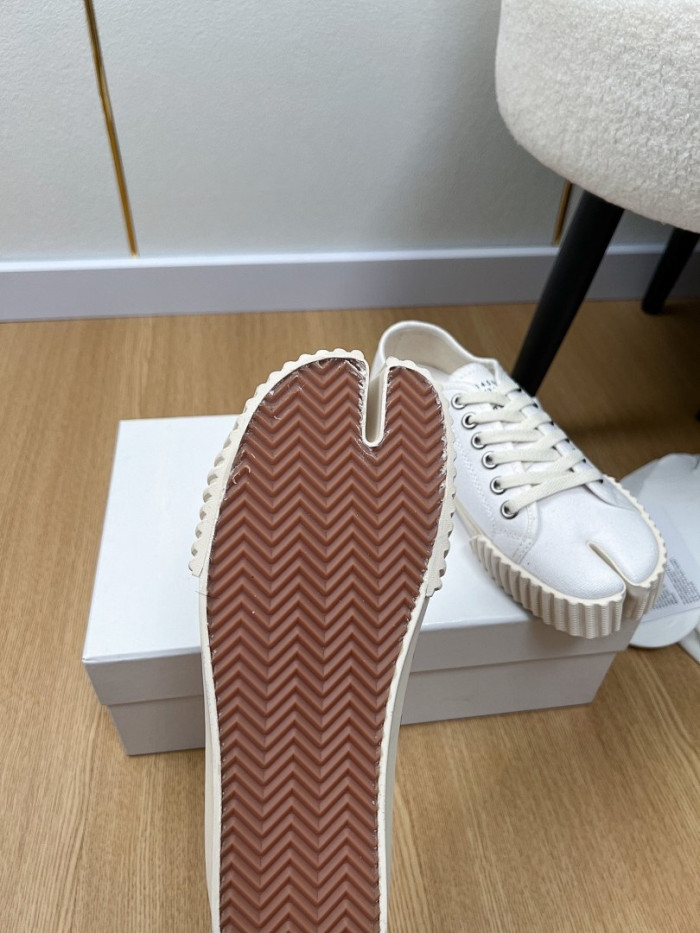 Ma*iso*n Mar*giela MAMA-0155