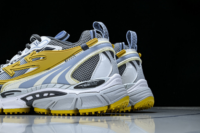 C/O​ SNEAKERS CO-059