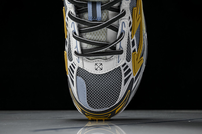 C/O​ SNEAKERS CO-059