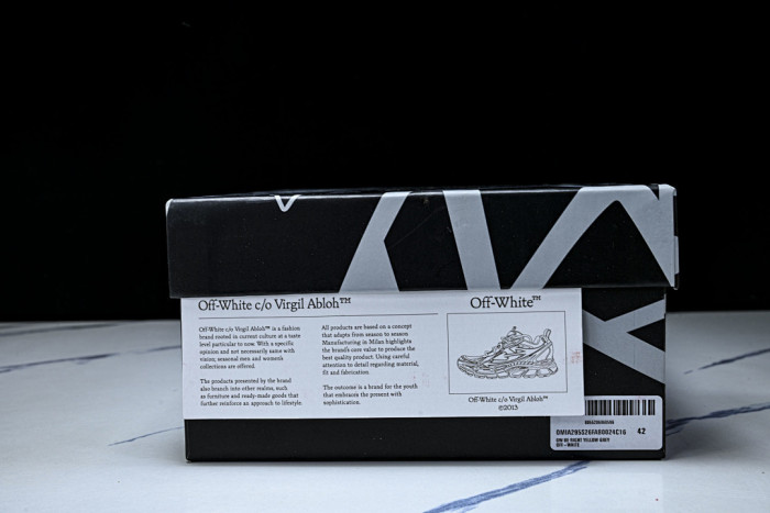 C/O​ SNEAKERS CO-059