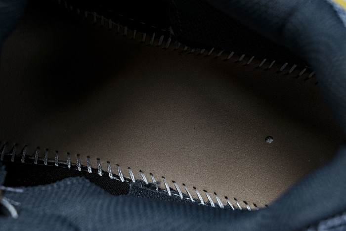 C/O​ SNEAKERS CO-059