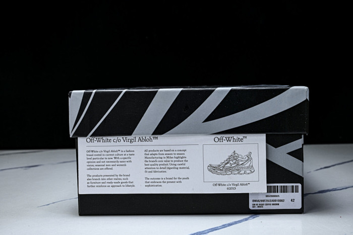 C/O​ SNEAKERS CO-057
