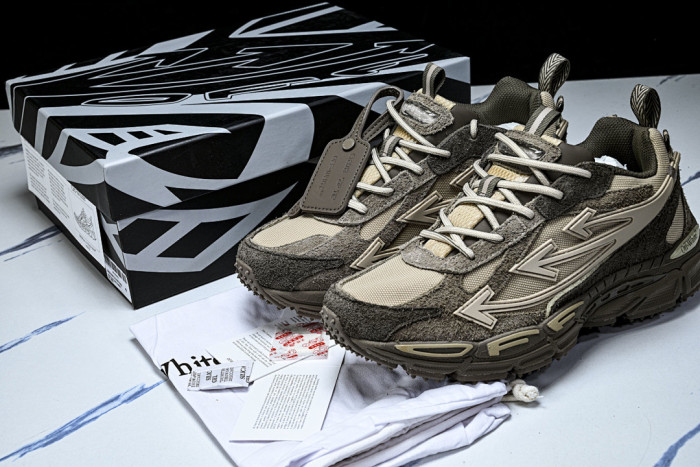 C/O​ SNEAKERS CO-057