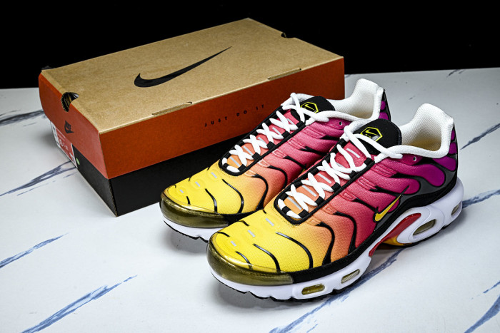 Swarovski x Nike Air Max Plus DX0755-600