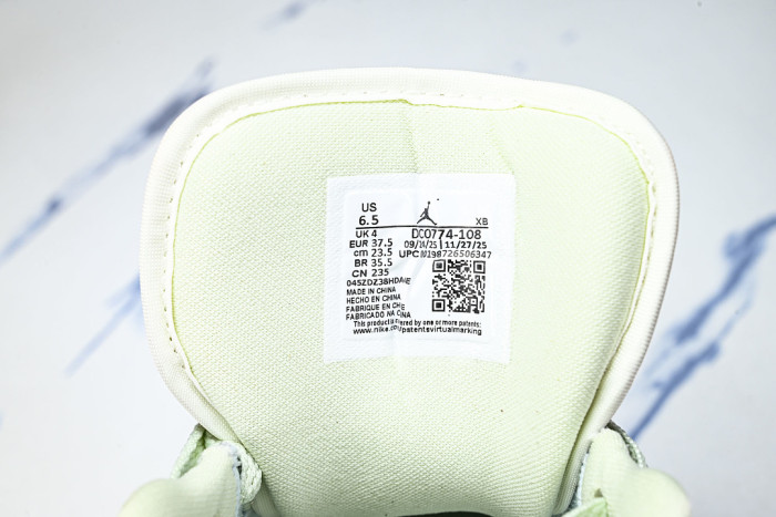 Air Jordan 1 Low DC0774-108