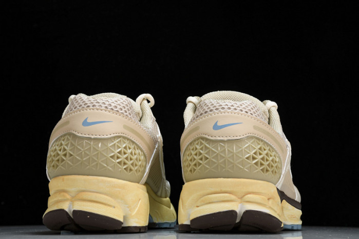 nike air zoom vomero 5 fb8825-111