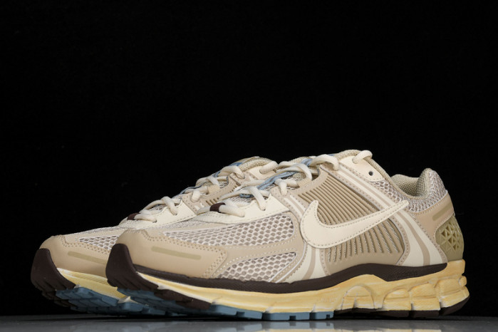nike air zoom vomero 5 fb8825-111