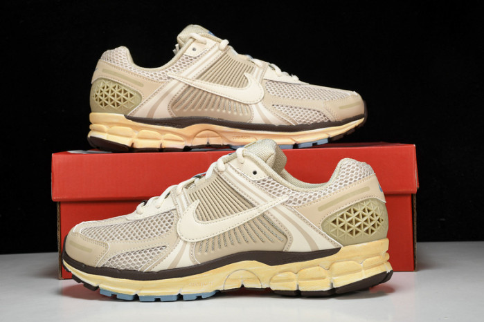 nike air zoom vomero 5 fb8825-111