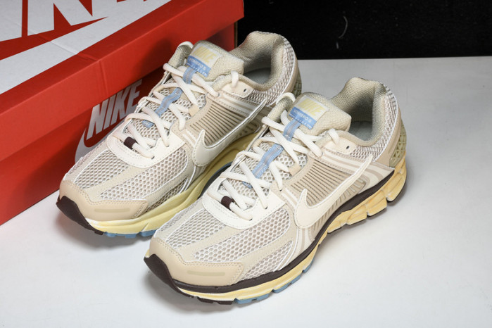 nike air zoom vomero 5 fb8825-111