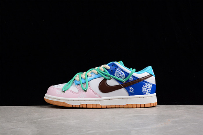 nk dunk low se "free .99" cz2496-100