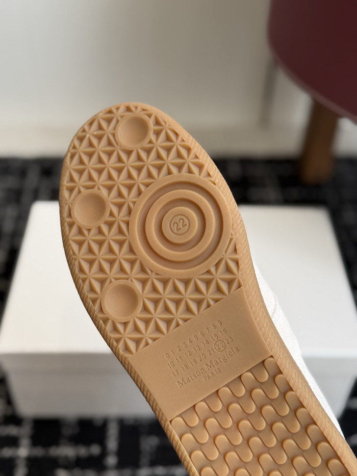 Ma*iso*n Mar*giela MNMA-0233