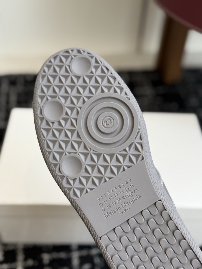 Ma*iso*n Mar*giela MNMA-0221