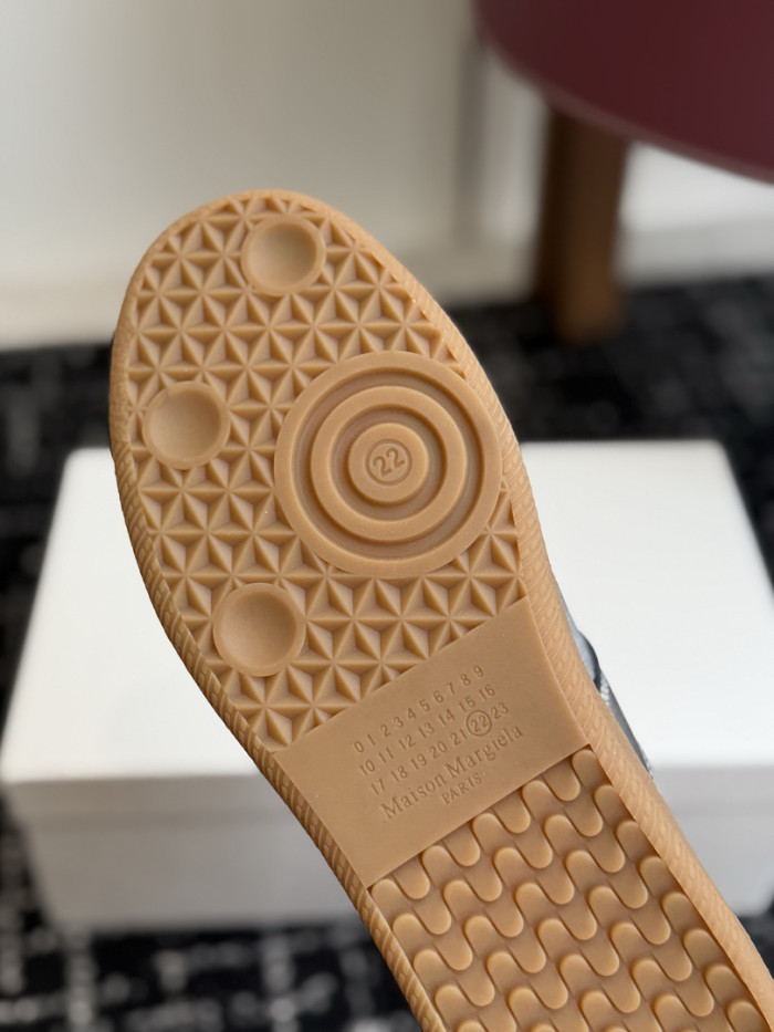 Ma*iso*n Mar*giela MNMA-0219