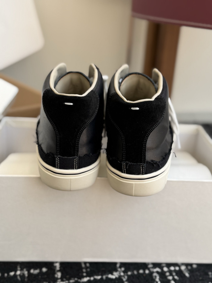 Ma*iso*n Mar*giela MNMA-0218