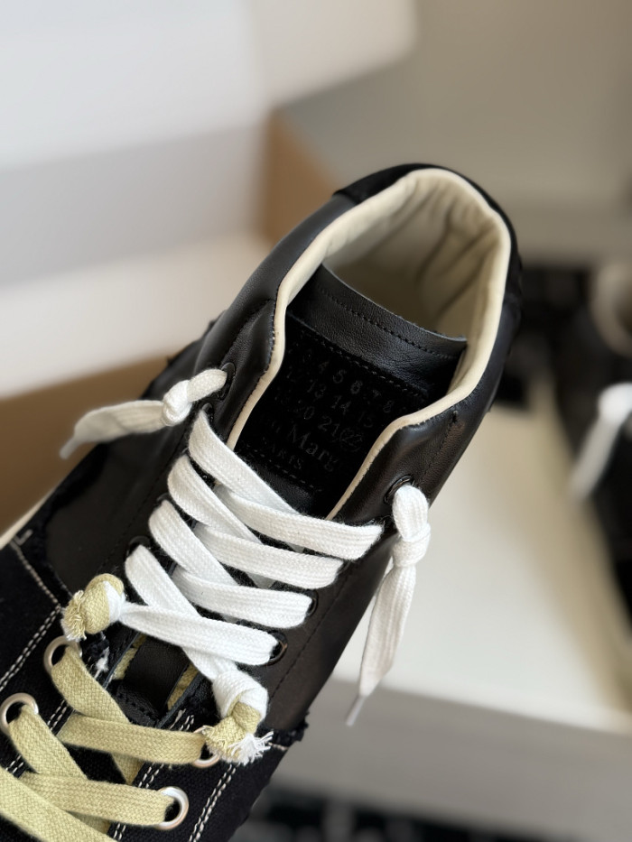 Ma*iso*n Mar*giela MNMA-0218