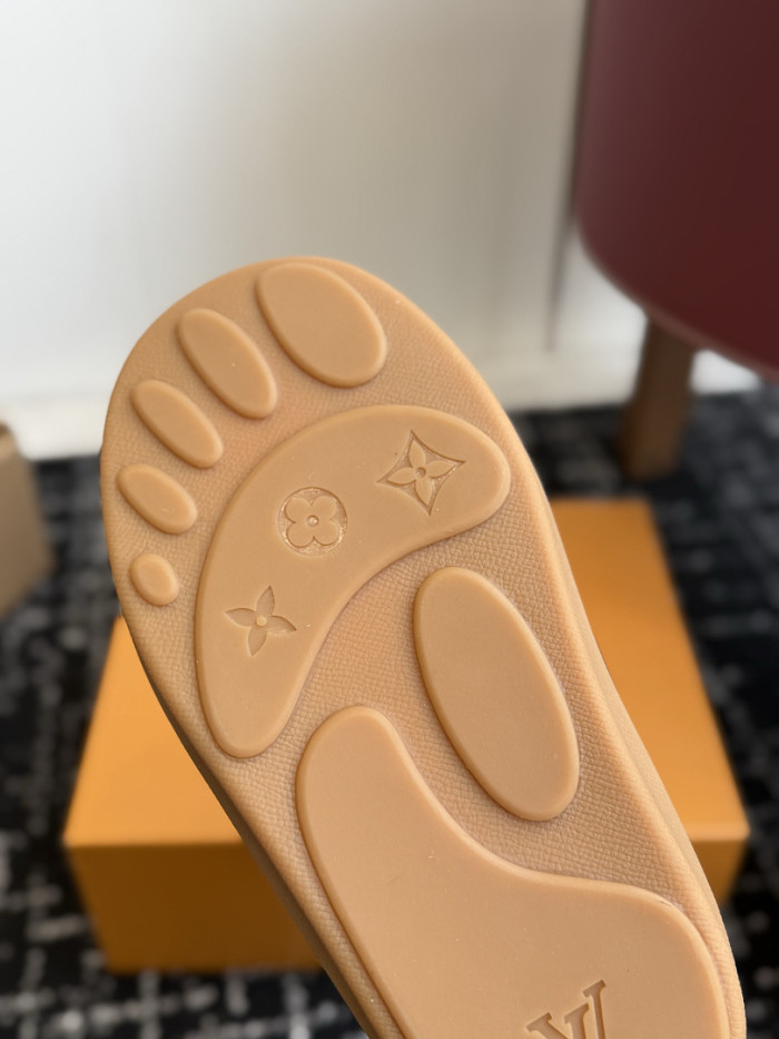 L**V**T* BOOTS LVTBS-070