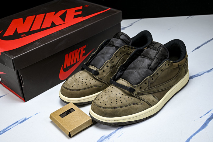 Travis Scott x Air Jordan 1 Low OG DM7866-203